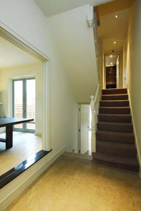 Quintessential Town House Close To Central Лондон Екстер'єр фото